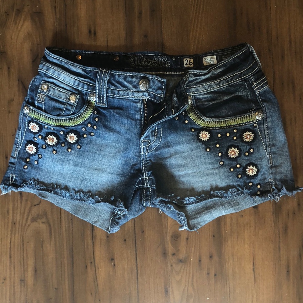 Miss Me floral Denim frayed Hem Shorts 26